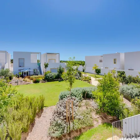 Al - Uptown Holiday home *